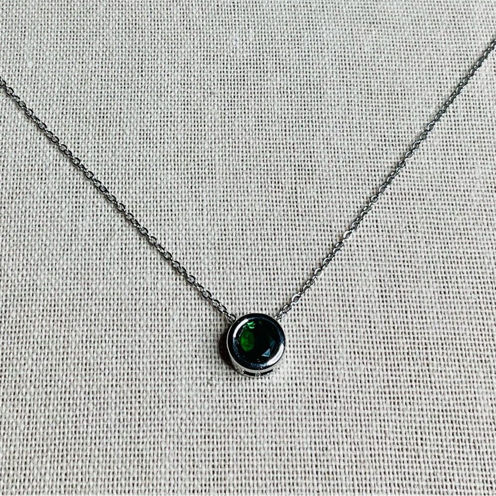 Round Bezel-Set Emerald-Green Pendant on 18” Stainless Steel Chain - NEW